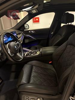 بی ئێم دەبڵیو X6